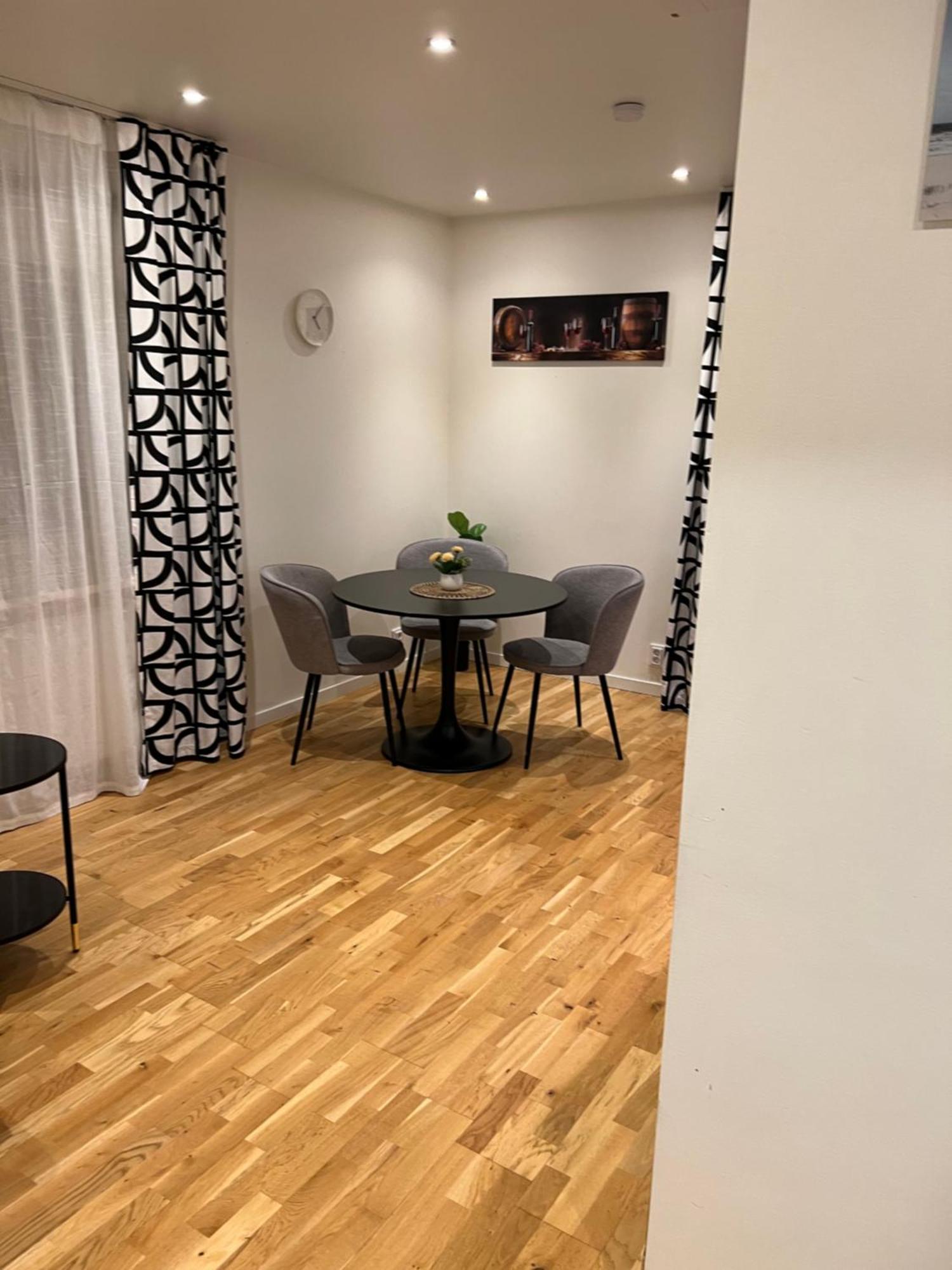 וסטרוס Noah Longstay Apartment מראה חיצוני תמונה